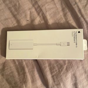 thunderbolt 3 to thunderbolt 2 adapter - NEVER USED. Brand new.